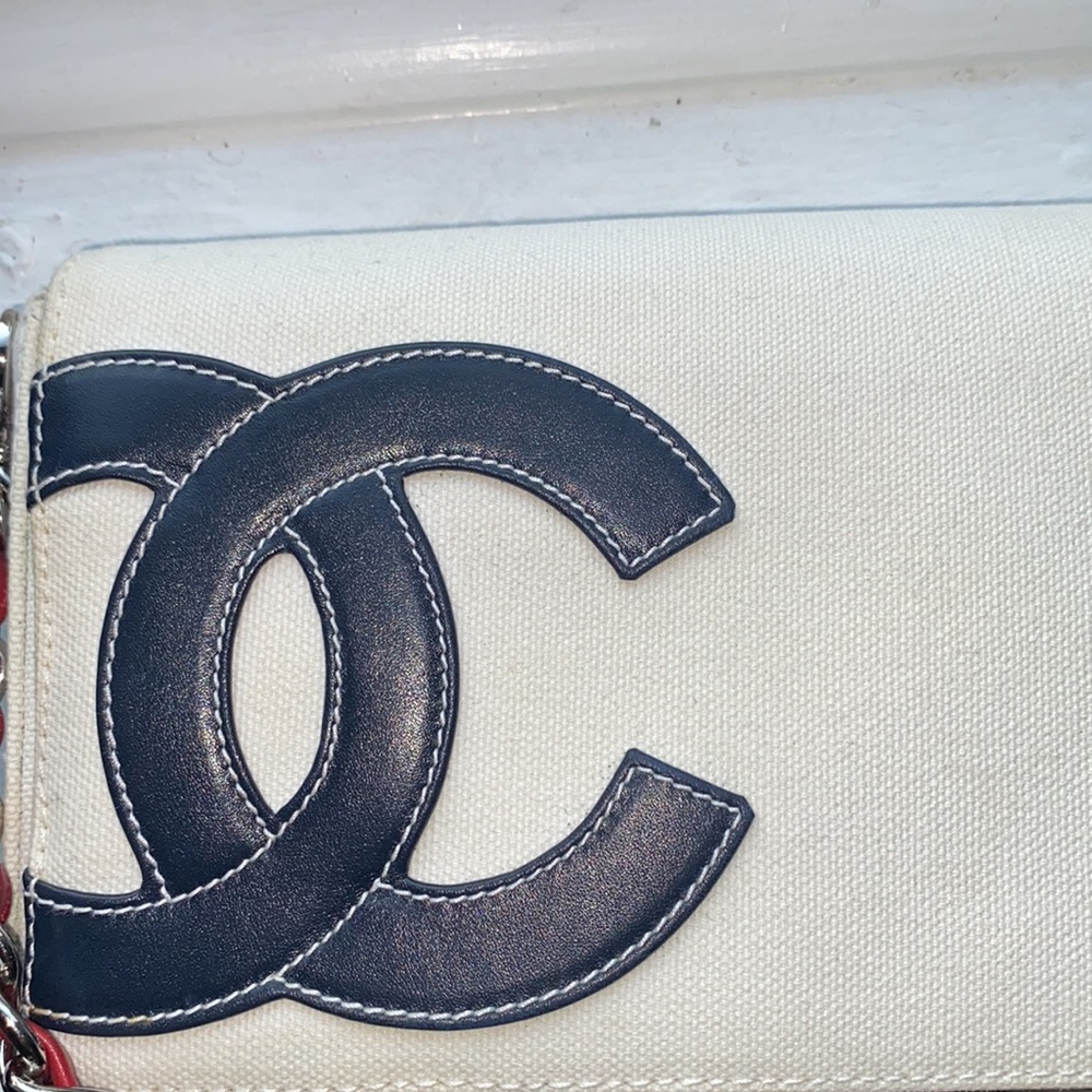 Chanel bag 💯 Authentic - Picture 4 of 7